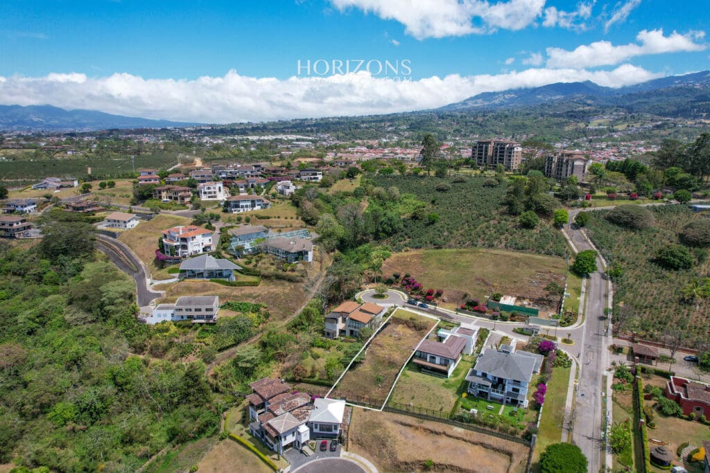 Lote con Espectacular vista a las Montañas Colinas de Monte Alegre nja1072