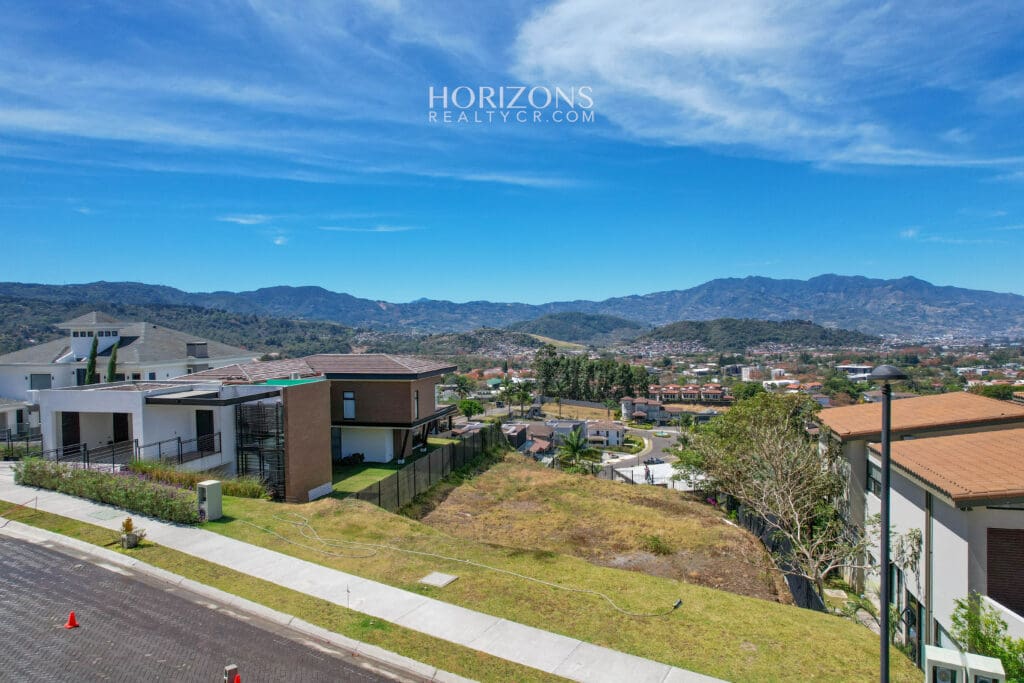 Lote con Espectacular vista a las Montañas Colinas de Monte Alegre nja1072