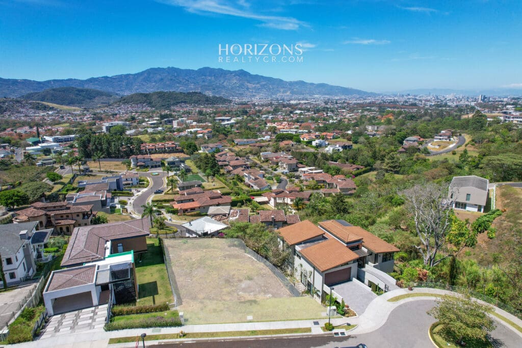 Lote con Espectacular vista a las Montañas Colinas de Monte Alegre nja1072