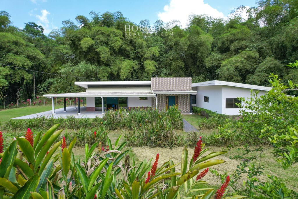 Hermosa Propiedad Con Moderna Casa En Horquetas De Sarapiquí Nja1077