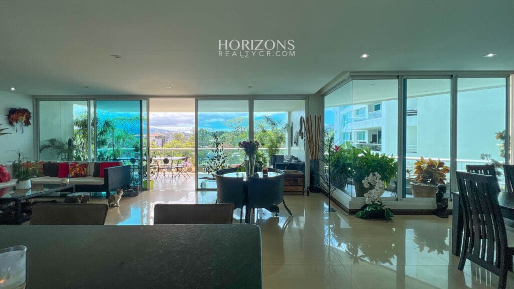 Escazú! Viva Rodeado de Belleza y exclusividad en este amplio Apartamento en Venta  nja1078