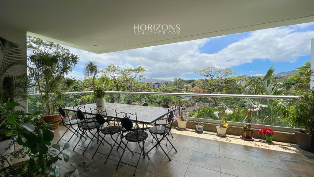 Escazú! Viva Rodeado de Belleza y exclusividad en este amplio Apartamento en Venta  nja1078