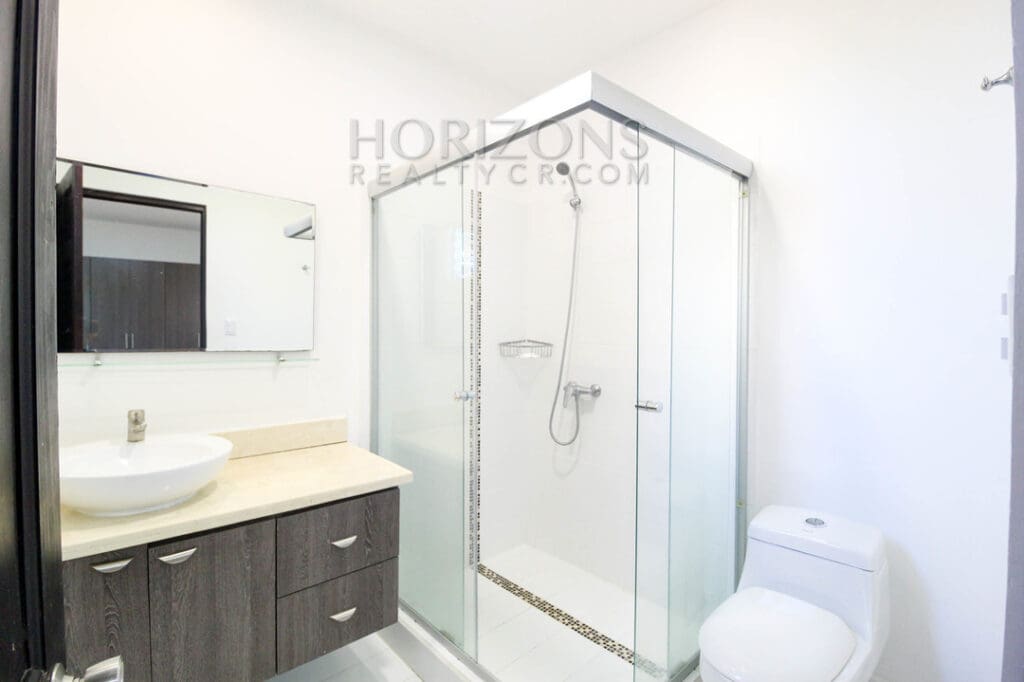SE ALQUILA APARTAMENTO EN SAN RAFAEL DE MONTES DE OCA 2 HABITACIONES noj930