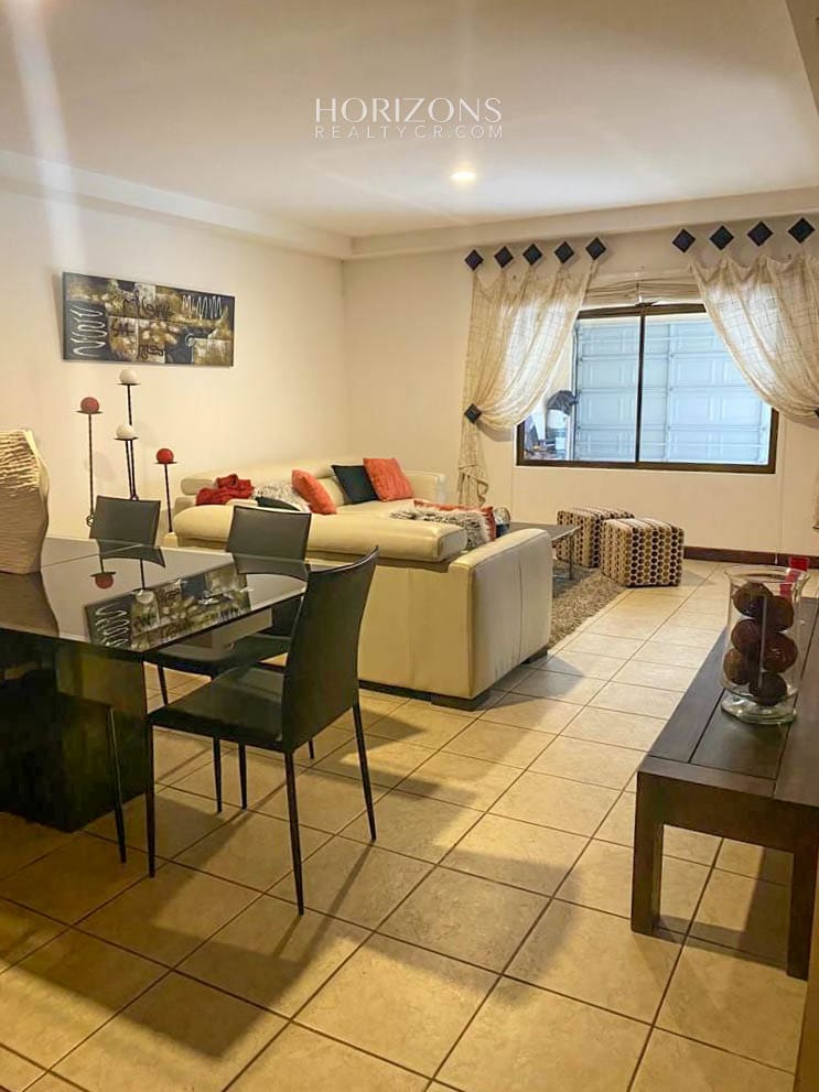 Venta de Casa en Rohrmoser 4 Habitaciones una En Planta Baja! nja1073