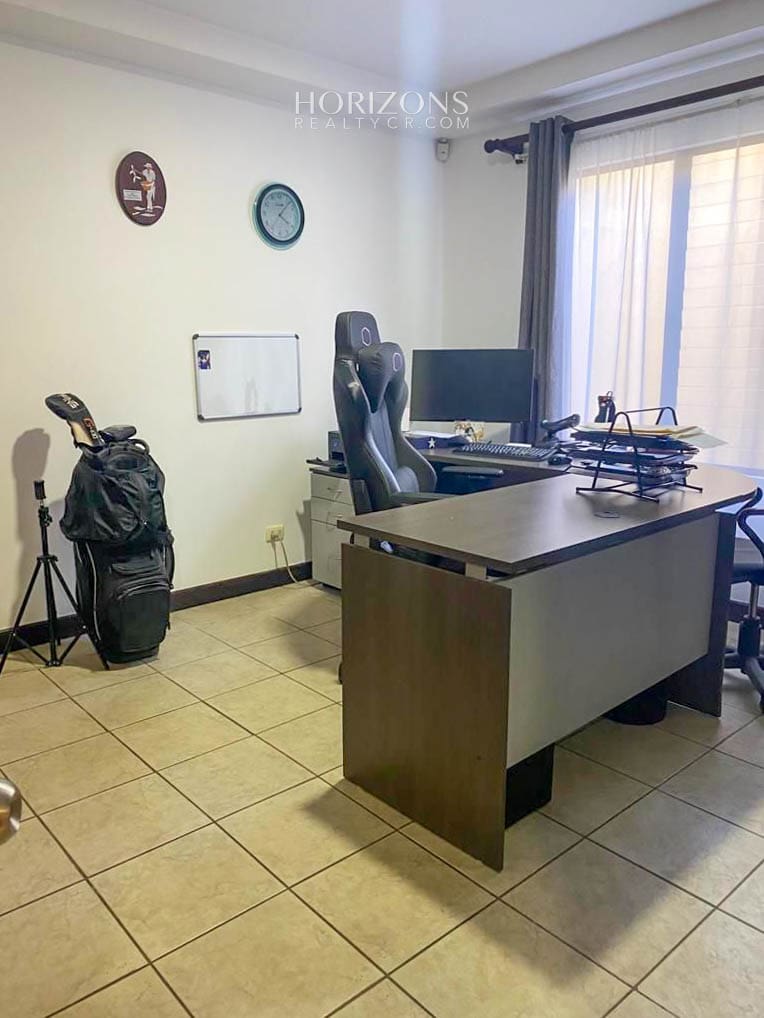Venta de Casa en Rohrmoser 4 Habitaciones una En Planta Baja! nja1073