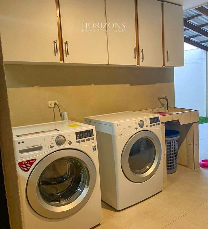 Venta de Casa en Rohrmoser 4 Habitaciones una En Planta Baja! nja1073