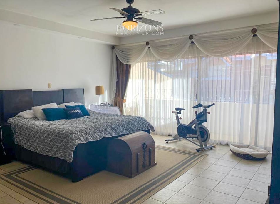 Venta de Casa en Rohrmoser 4 Habitaciones una En Planta Baja! nja1073