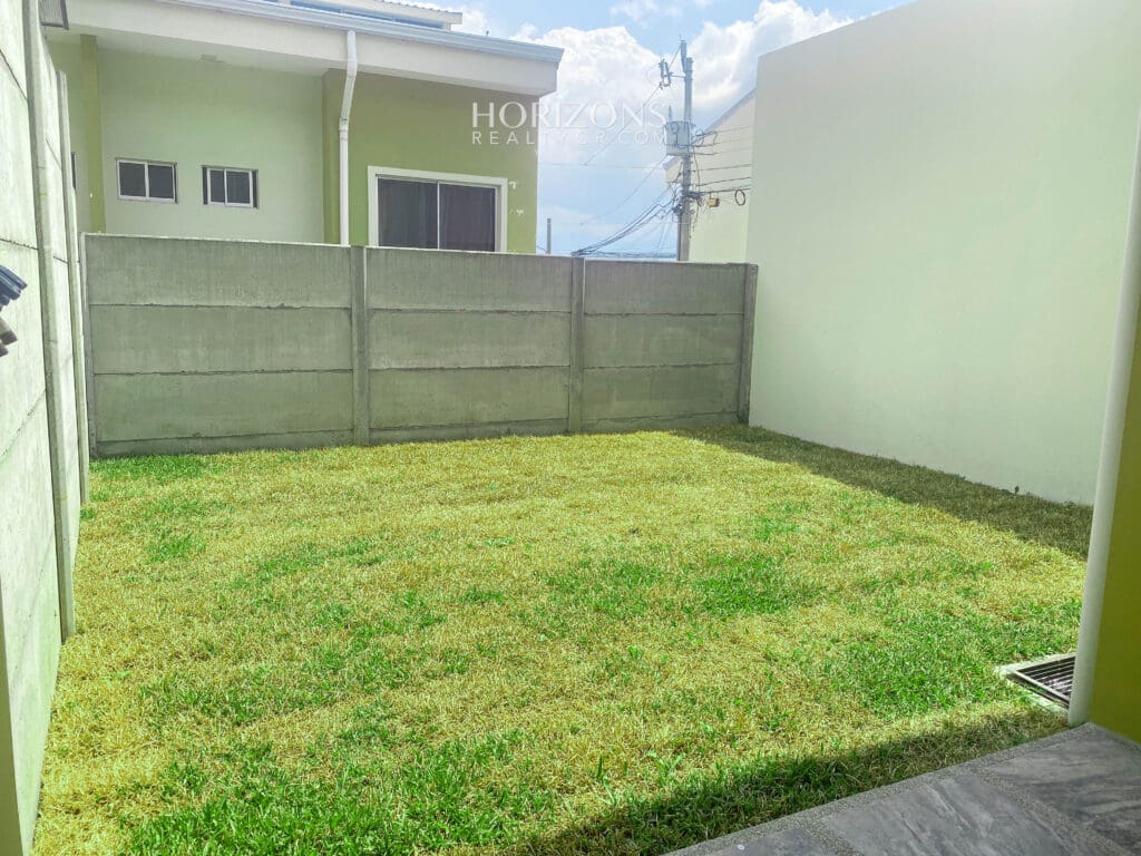 ¡SABANILLA! CASA EN CONDOMINIO AMPLIO PATIO nja1081