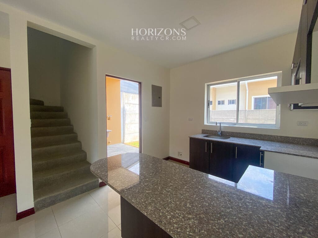 ¡SABANILLA! CASA EN CONDOMINIO AMPLIO PATIO nja1081