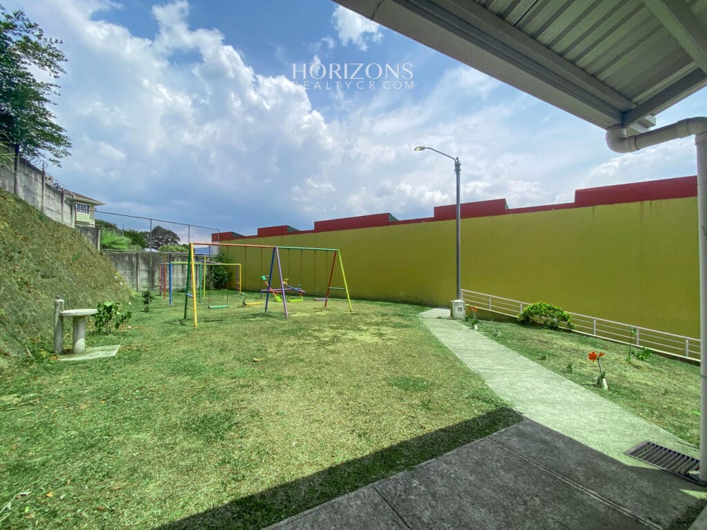 ¡SABANILLA! CASA EN CONDOMINIO AMPLIO PATIO nja1081
