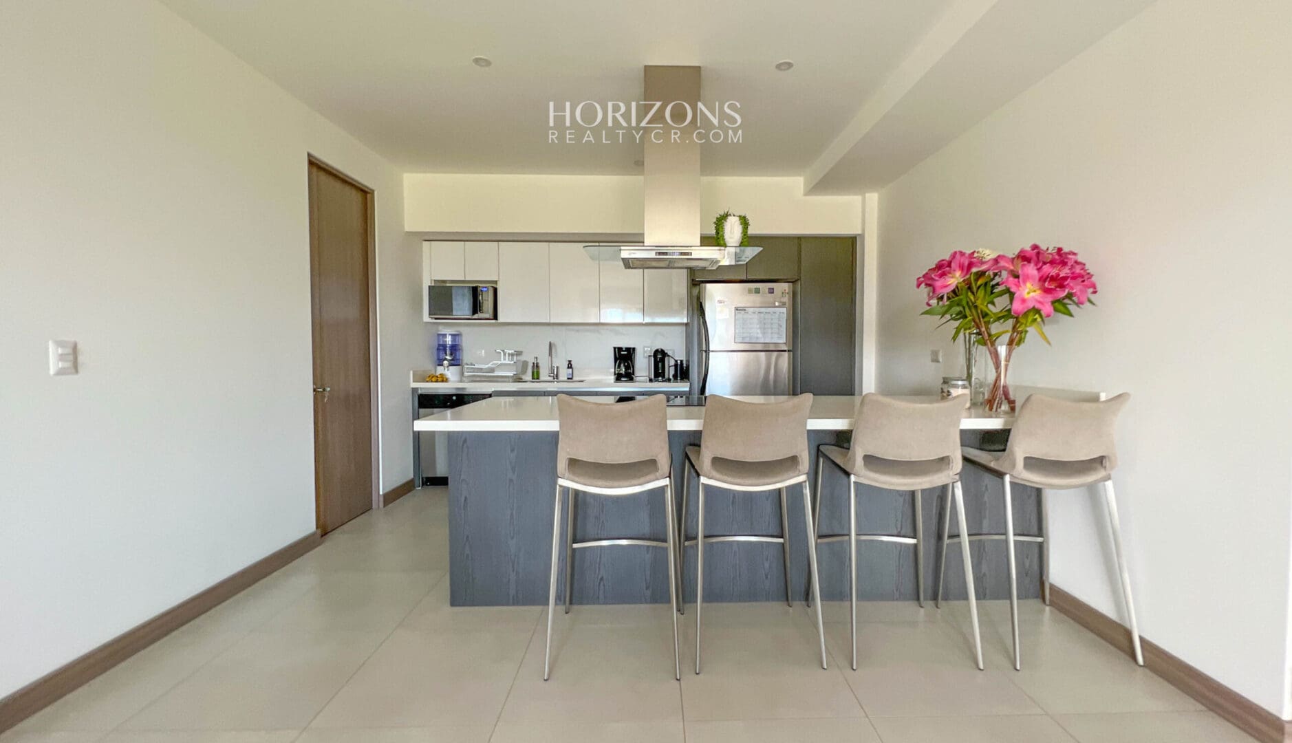 Moderno y Amplio apartamento en venta Curridabat con excelente ubicación nja1084