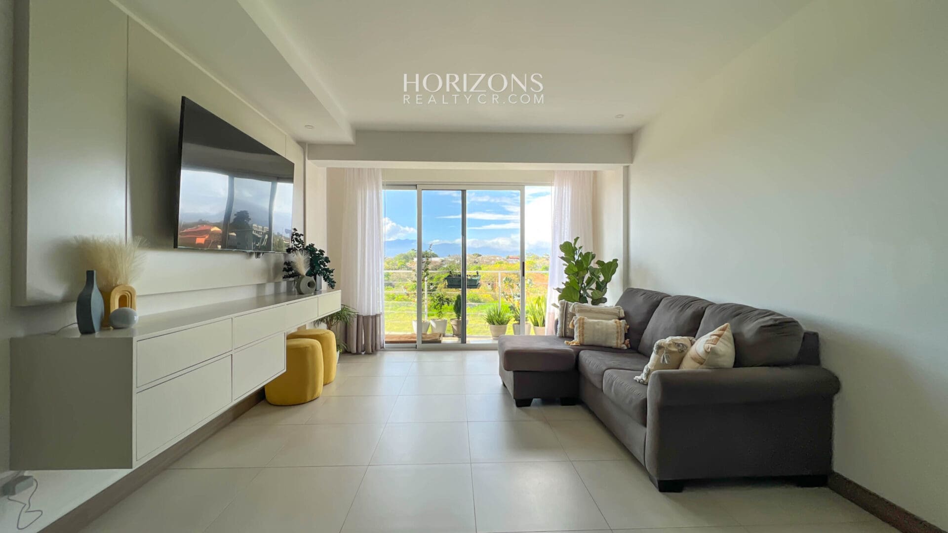 Moderno y Amplio apartamento en venta Curridabat con excelente ubicación nja1084