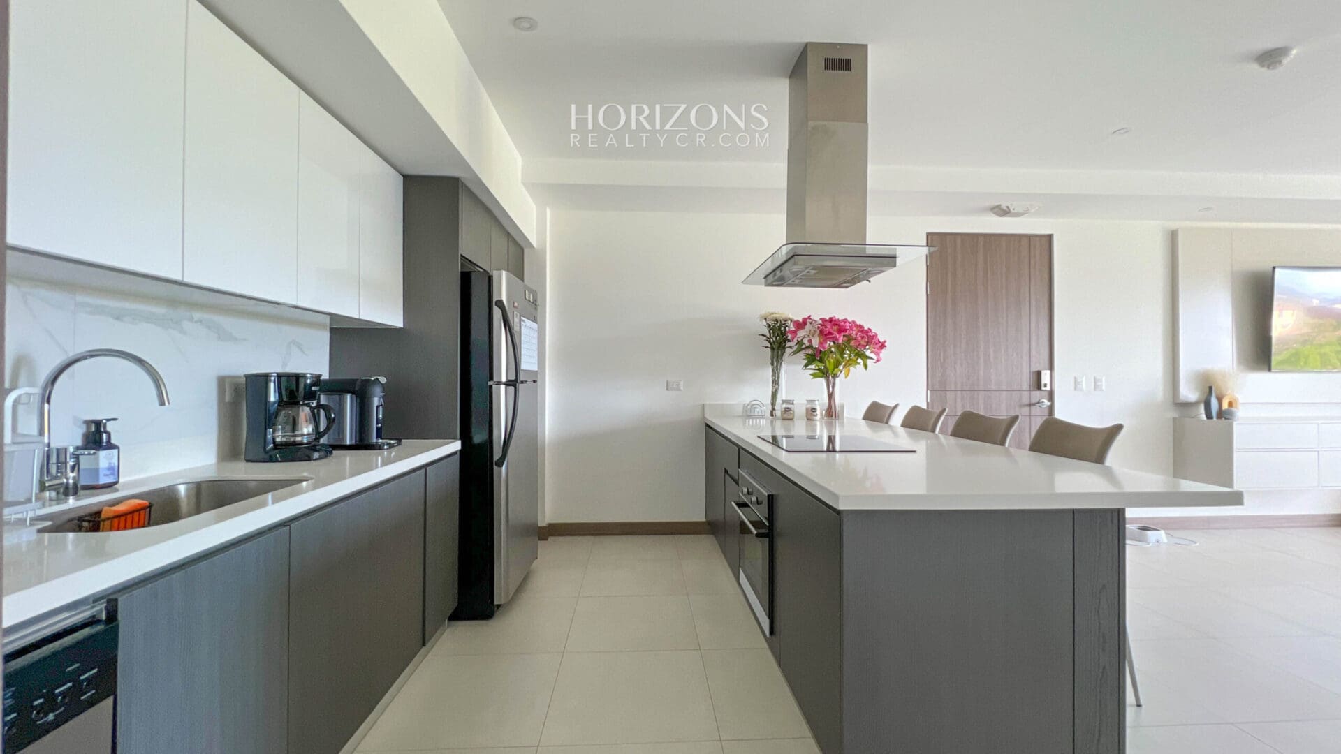 Moderno y Amplio apartamento en venta Curridabat con excelente ubicación nja1084