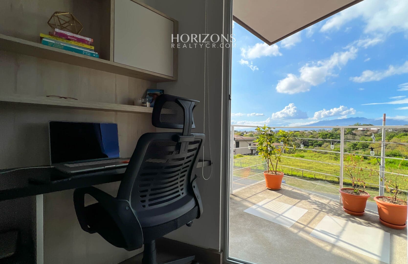 Moderno y Amplio apartamento en venta Curridabat con excelente ubicación nja1084
