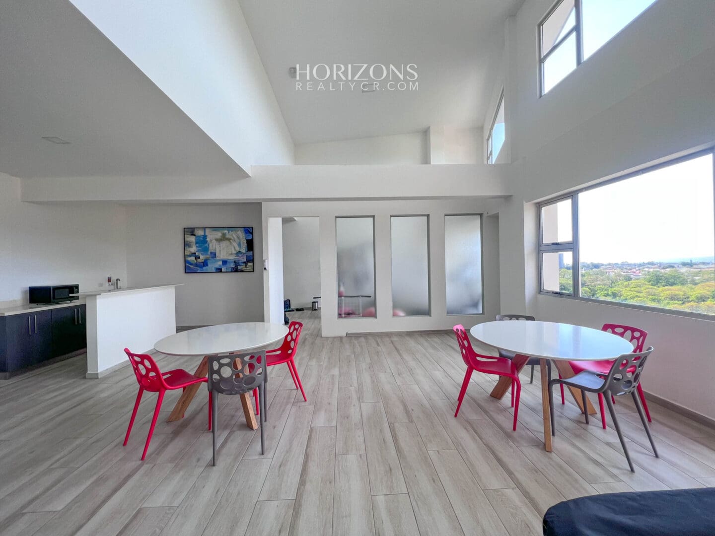 Moderno y Amplio apartamento en venta Curridabat con excelente ubicación nja1084