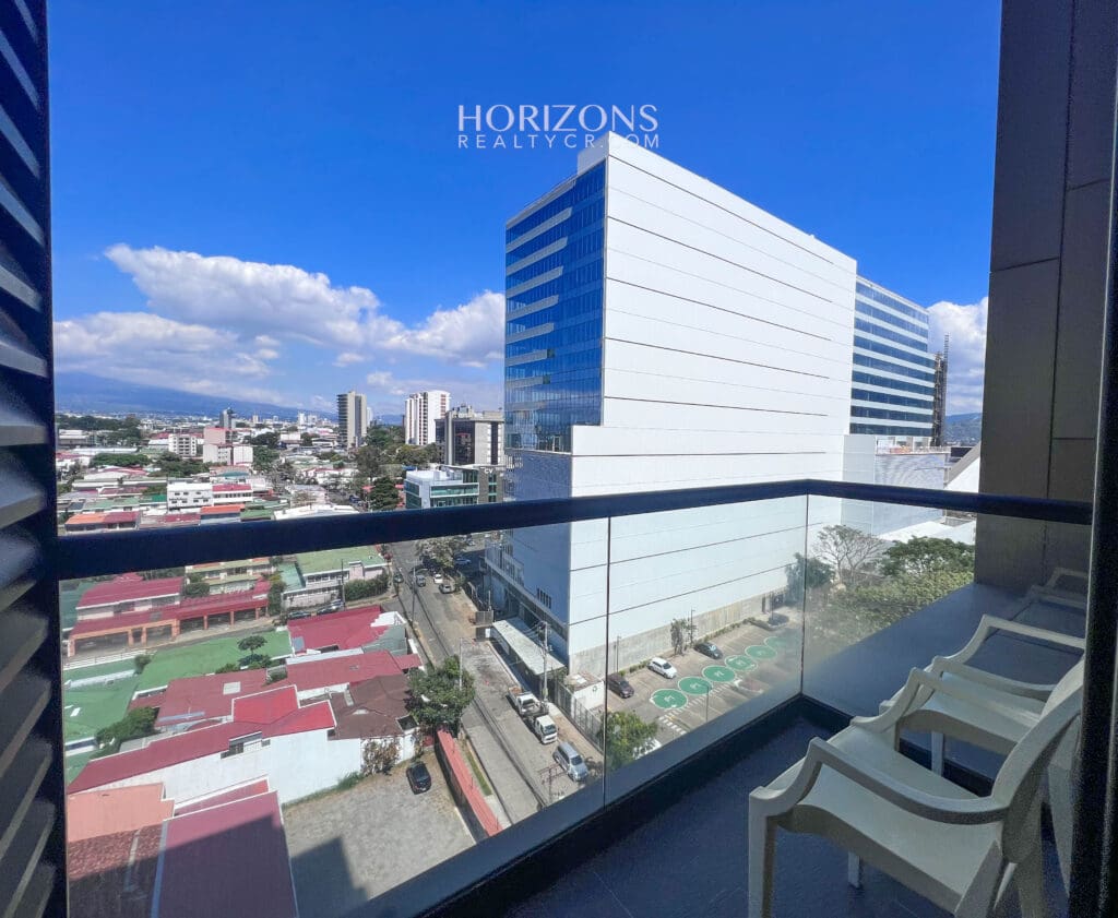 Apartamento Amueblado Piso 12 en Rohrmoser Exc Ubicación nja1087