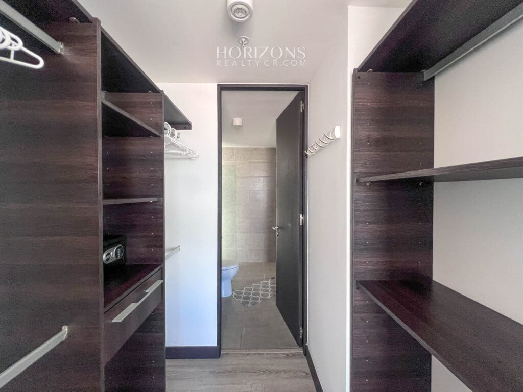 Apartamento Amueblado Piso 12 en Rohrmoser Exc Ubicación nja1087