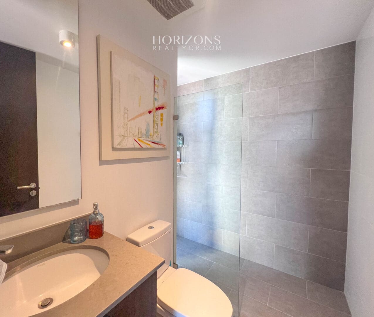 Apartamento Amueblado Piso 12 en Rohrmoser Exc Ubicación nja1087