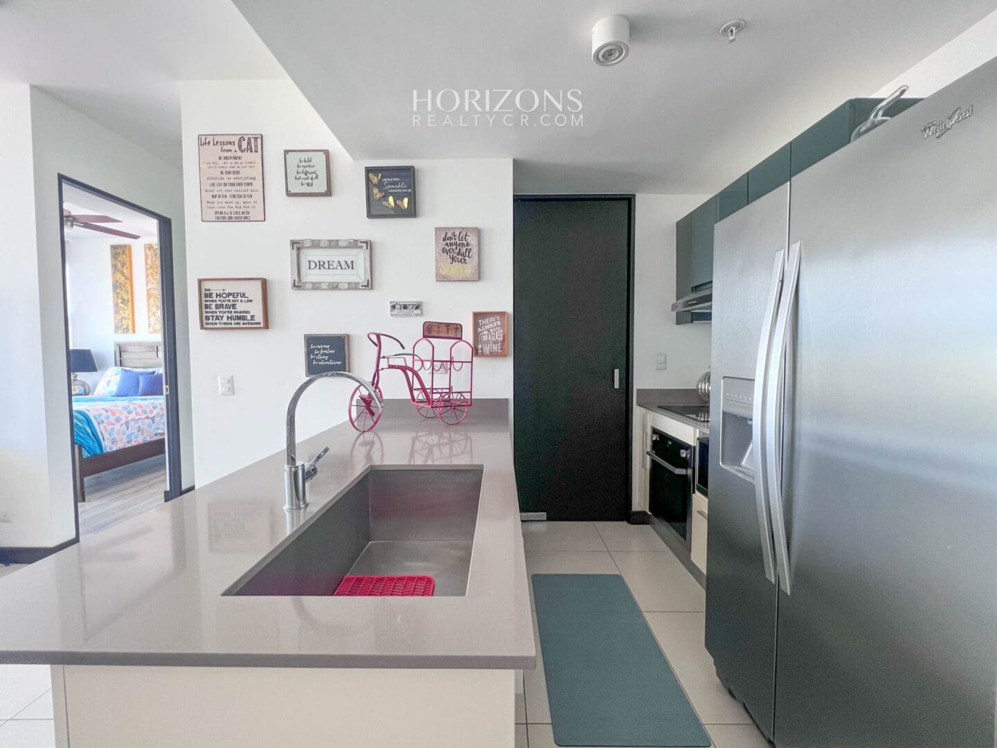Apartamento Amueblado Piso 12 en Rohrmoser Exc Ubicación nja1087