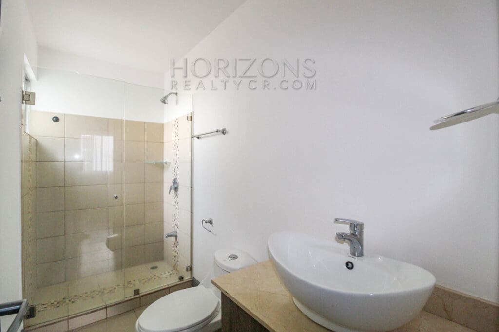 Se Alquila Casa En Sabanilla 3 Habitaciones + Amenidades noj1005