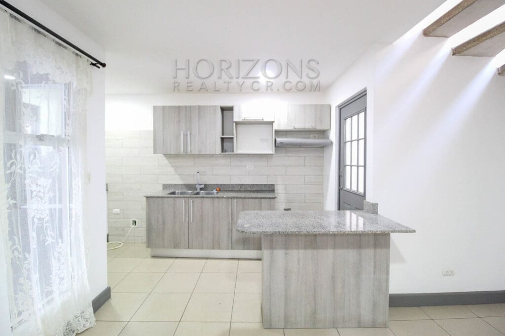 Se Alquila Casa En Sabanilla 3 Habitaciones + Amenidades noj1005