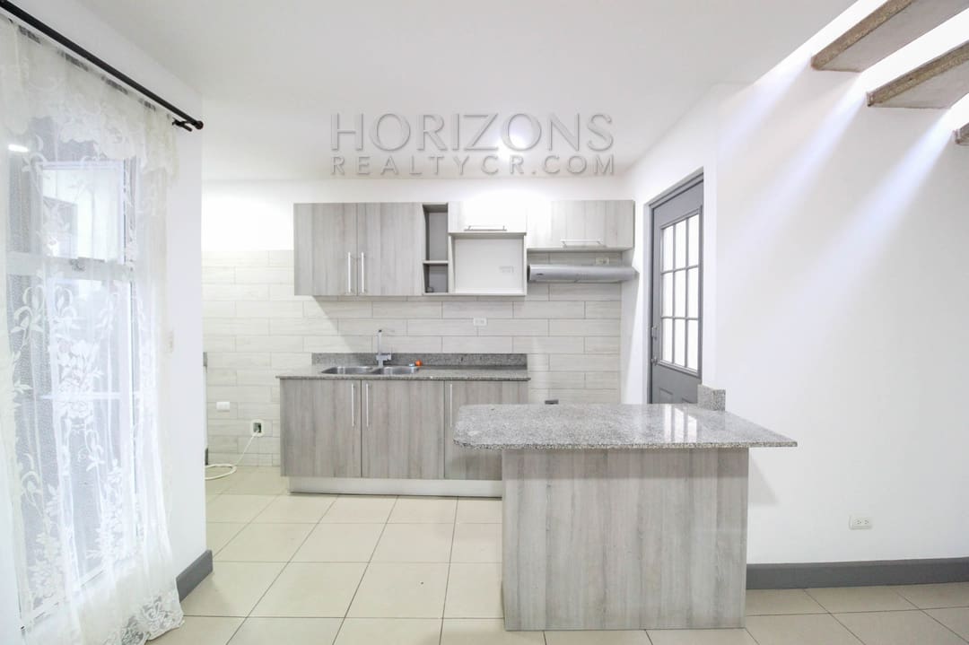 Se Alquila Casa En Sabanilla 3 Habitaciones + Amenidades noj1005