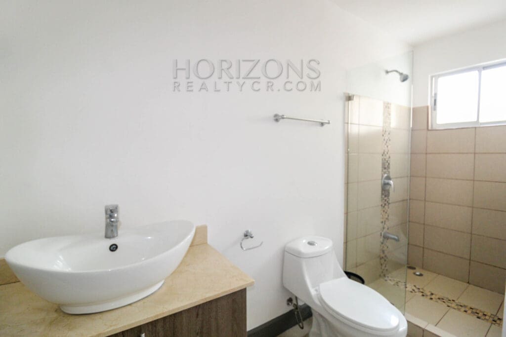 Se Alquila Casa En Sabanilla 3 Habitaciones + Amenidades noj1005