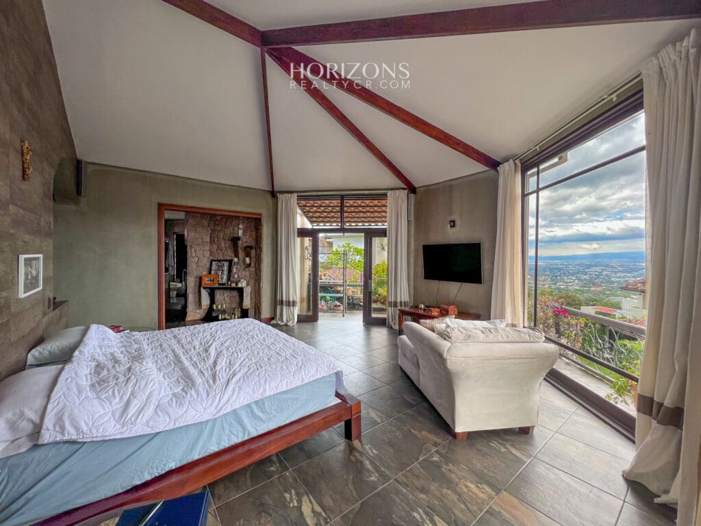 Lujo, comodidad y vistas impresionantes: la casa perfecta en Santa Ana Alto de Las Palomas, San José, Costa Rica nja1028