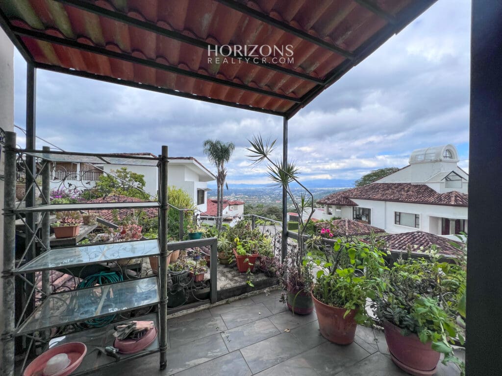 Lujo, comodidad y vistas impresionantes: la casa perfecta en Santa Ana Alto de Las Palomas, San José, Costa Rica nja1028