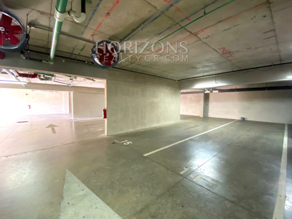 SE ALQUILA APARTAMENTO AMPLIO CONTEMPORÁNEO A 1.7KM DE ROTONDA BANDERAS Y UCR NJA1178