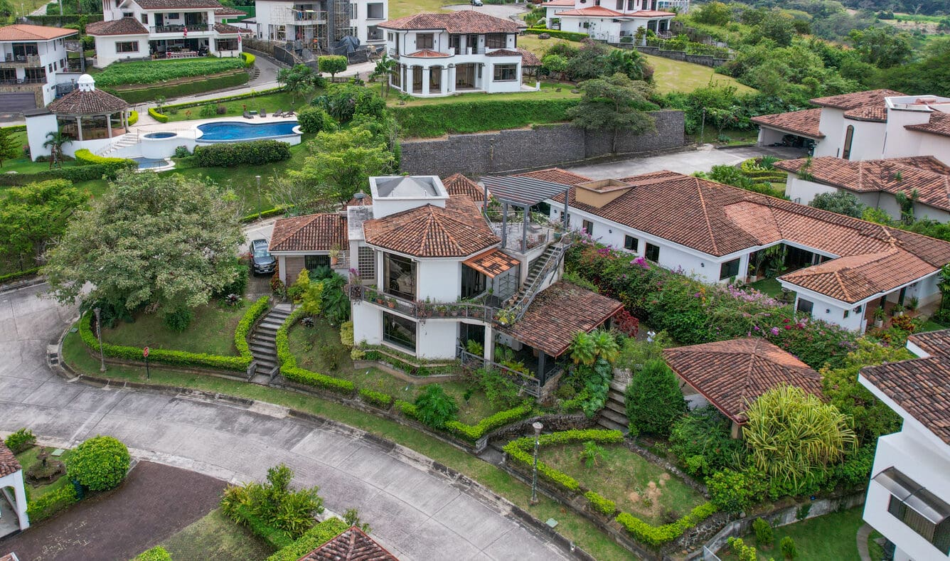 Lujo, comodidad y vistas impresionantes: la casa perfecta en Santa Ana Alto de Las Palomas, San José, Costa Rica nja1028