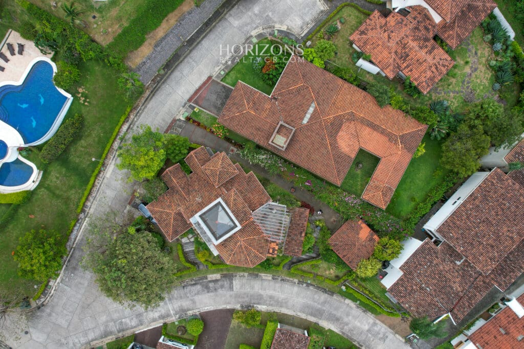 Lujo, comodidad y vistas impresionantes: la casa perfecta en Santa Ana Alto de Las Palomas, San José, Costa Rica nja1028