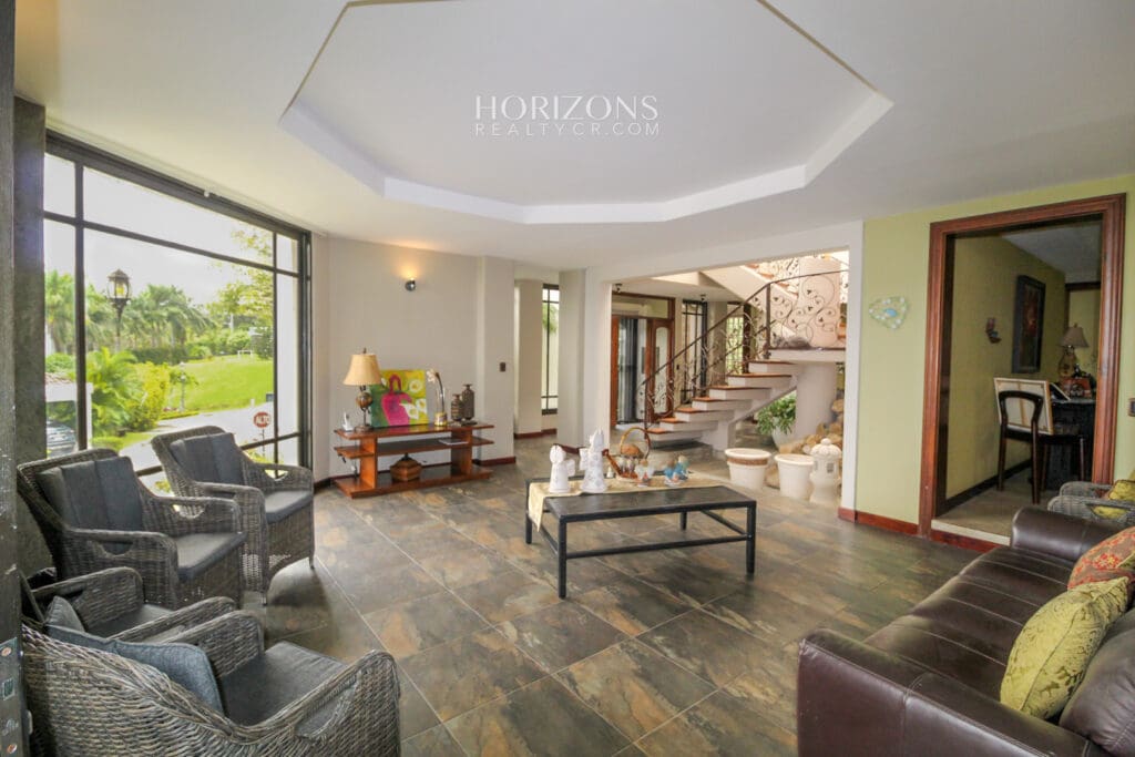 Lujo, comodidad y vistas impresionantes: la casa perfecta en Santa Ana Alto de Las Palomas, San José, Costa Rica nja1028