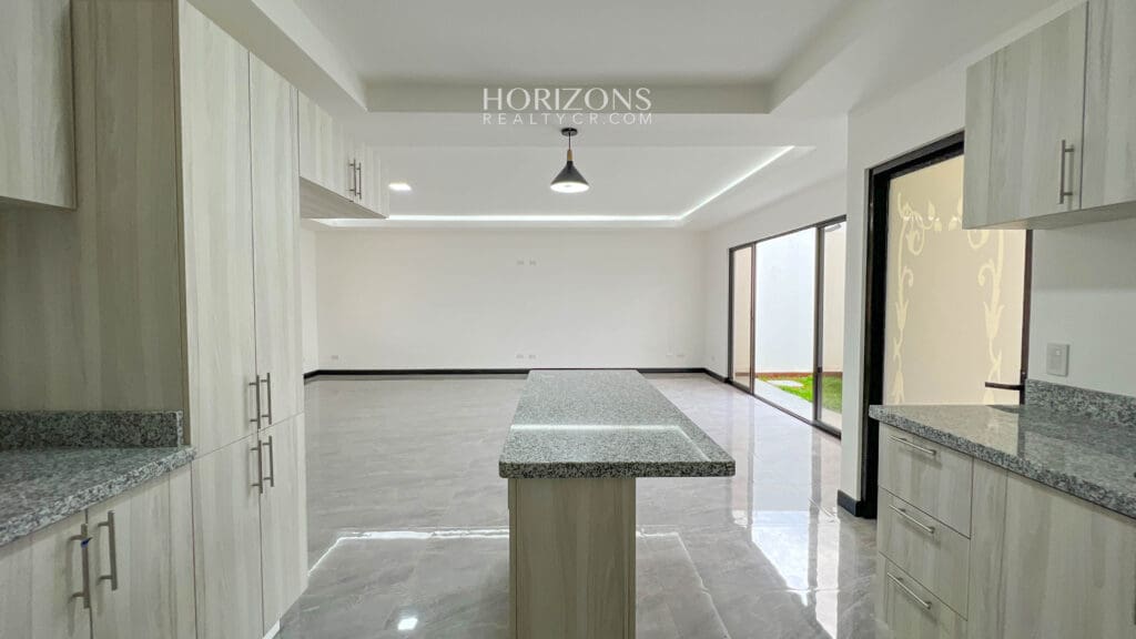 Venta Casa Nueva con Diseño Moderno y Excelentes Amenidades En Condominio Distrito San Juan NJA1091
