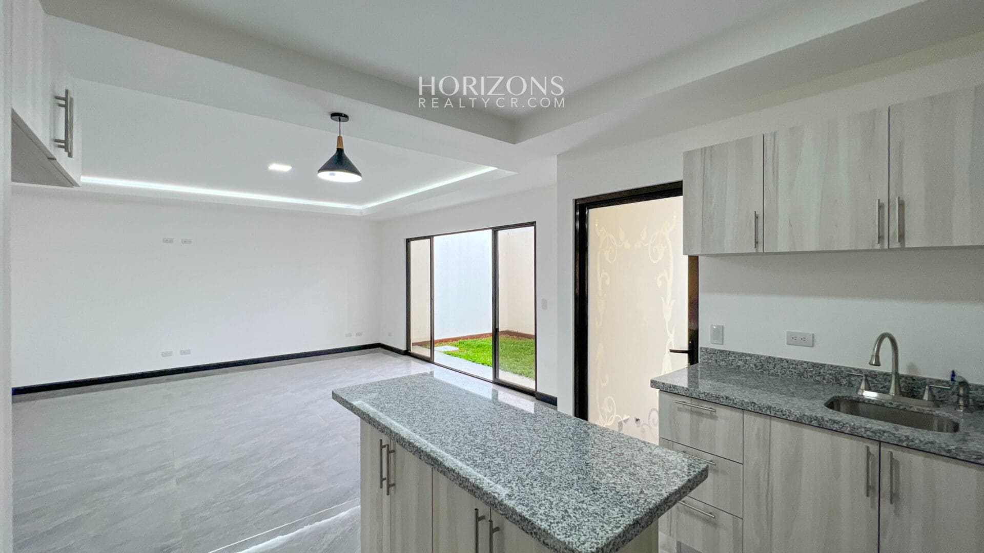 Venta Casa Nueva con Diseño Moderno y Excelentes Amenidades En Condominio Distrito San Juan NJA1091