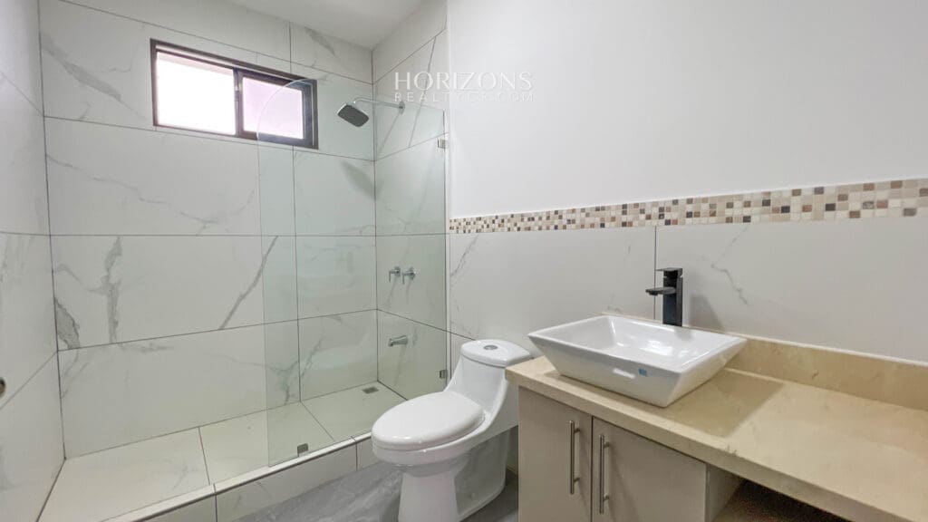 Venta Casa Nueva con Diseño Moderno y Excelentes Amenidades En Condominio Distrito San Juan NJA1091