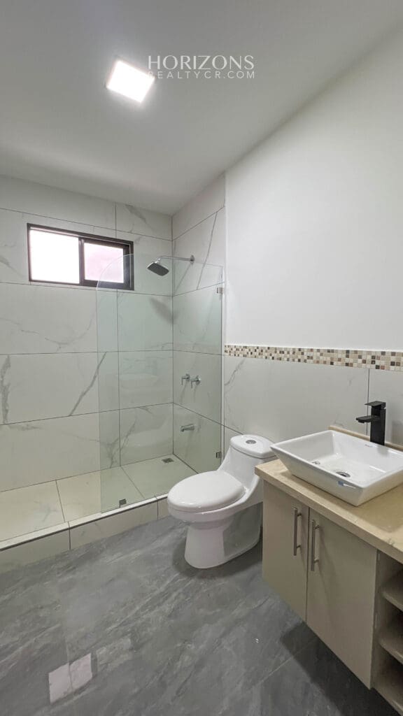 Venta Casa Nueva con Diseño Moderno y Excelentes Amenidades En Condominio Distrito San Juan NJA1091