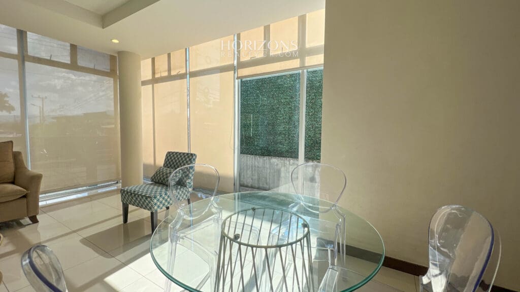 Venta de Moderno Apartamento Amueblado a 1.7 KM de La UCR 1 Habitación 1 Parqueo Oportunidad de Inversión  nja1092