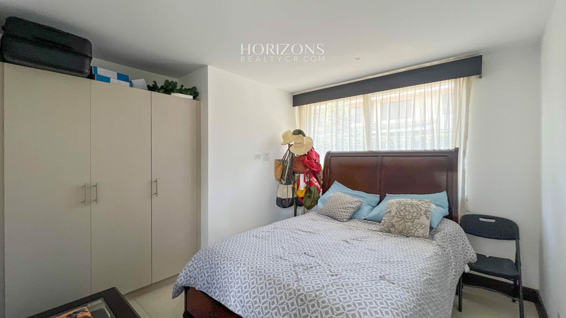 Venta de Casa en Condominio 4 Habitaciones 4 Parqueos en Sabanilla nja1095