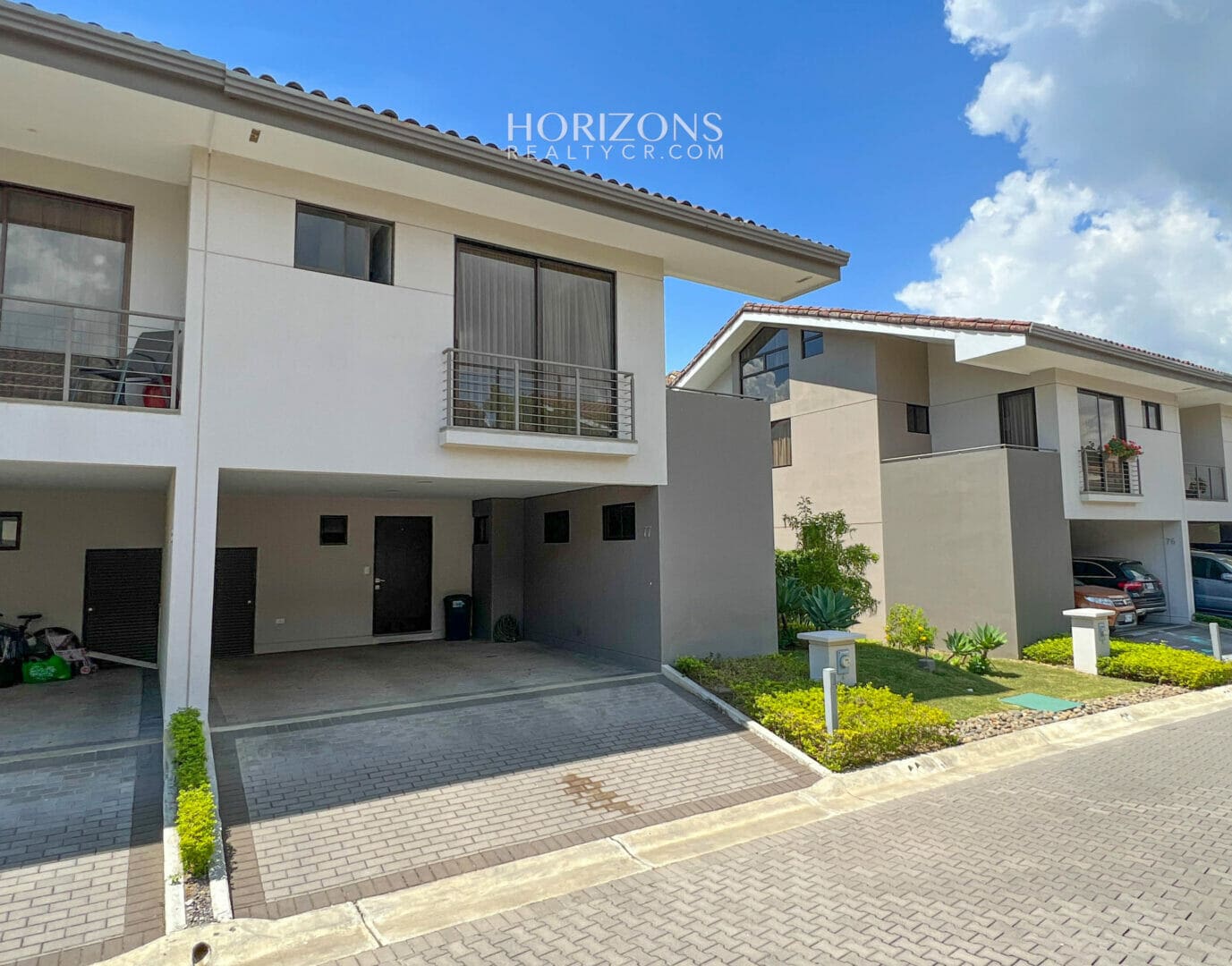 Venta de Casa en Condominio 4 Habitaciones 4 Parqueos en Sabanilla nja1095