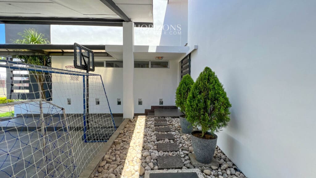 ¡Un Hogar Con Estilo Propio! Se Vende Casa Contemporánea de Una Planta en La Unión Tres Ríos nja1096