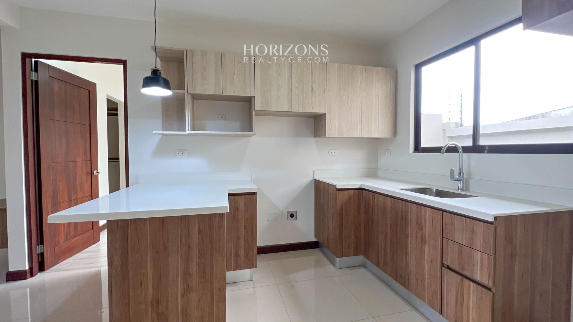 Casa de una Planta en Condominio Frezno Dulce Nombre de Cartago nja1098