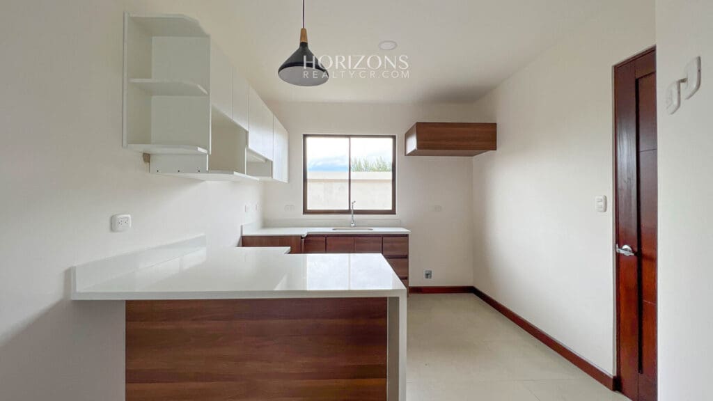 Casa Nueva de una Planta en Condominio / Cartago 3 Dormitorios nja1099