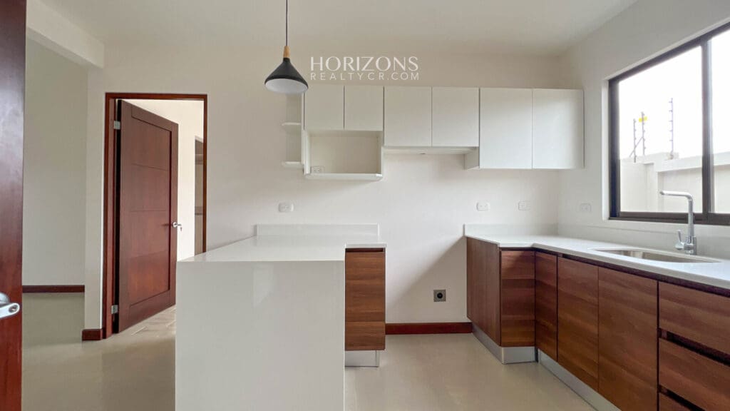 Casa Nueva de una Planta en Condominio / Cartago 3 Dormitorios nja1099