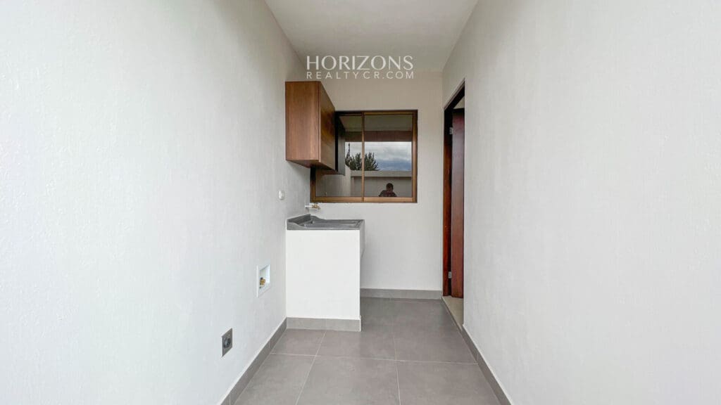 Casa Nueva de una Planta en Condominio / Cartago 3 Dormitorios nja1099
