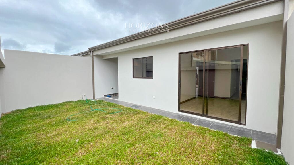 Casa de una Planta en Condominio Frezno Dulce Nombre de Cartago nja1098