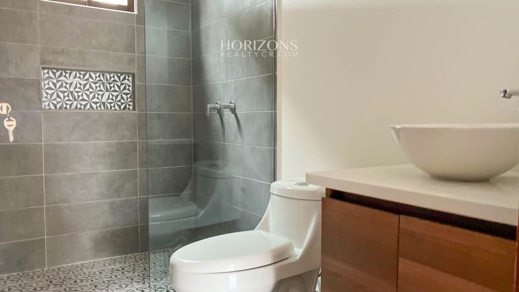 Casa Nueva de una Planta en Condominio / Cartago 3 Dormitorios nja1099