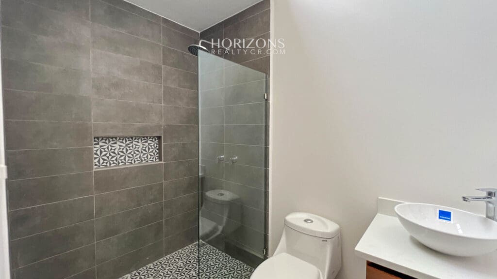 Casa Nueva de una Planta en Condominio / Cartago 3 Dormitorios nja1099