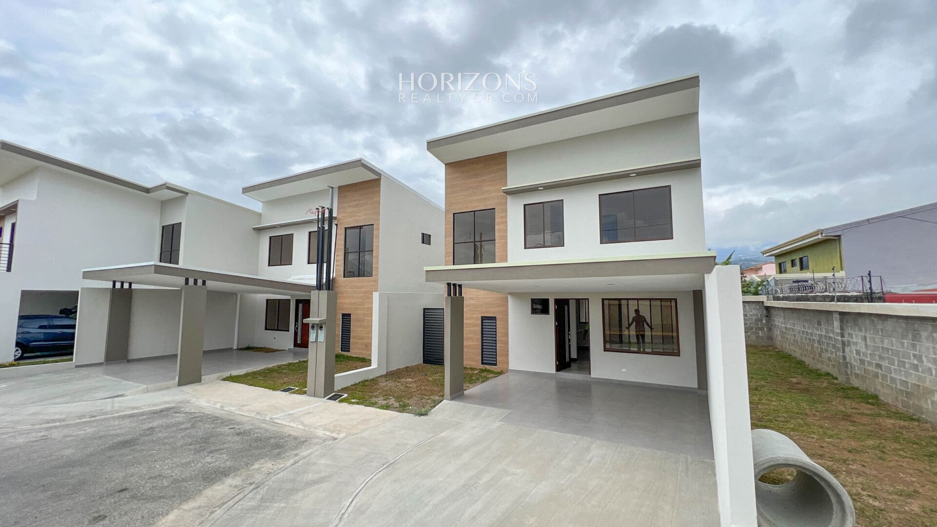 ¡Estrena su hogar! Casa de dos niveles en condominio familiar con todas las comodidades 3 Dormitorios nja1101