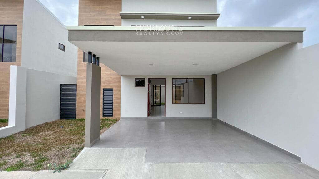 ¡Estrena su hogar! Casa de dos niveles en condominio familiar con todas las comodidades 3 Dormitorios nja1101
